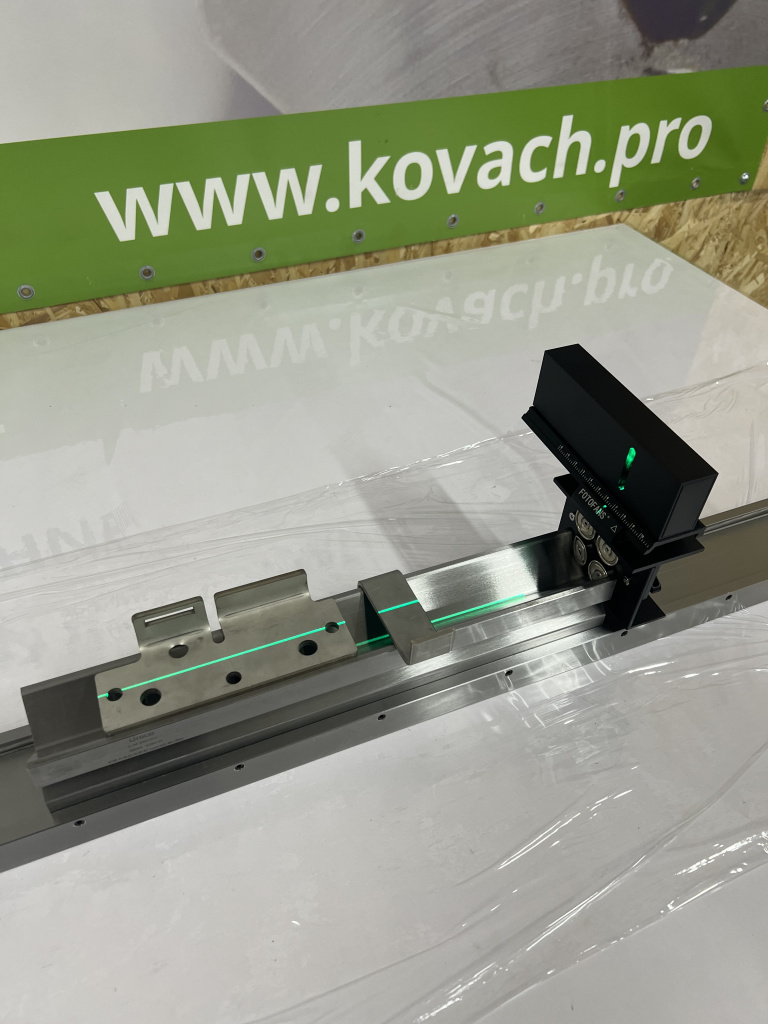 L-02 ЛАЗЕРНЫЙ УКАЗАТЕЛЬ ЛИНИИ ГИБА КРЕПЛЕНИЕ НА МАТРИЦУ